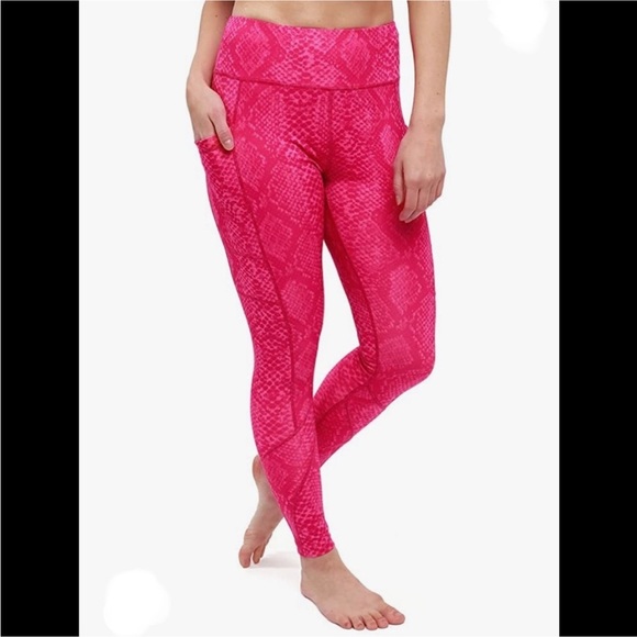 Pink Leggings with Stretchy Comfort and Sleek Design - Picture 2 of 9